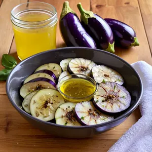 Рецепт Баклажаны гриль с соусом песто и кедровыми орешками - Маринование баклажанов