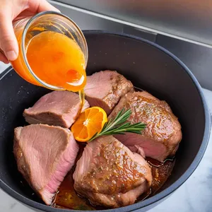 Рецепт Баранина с медово-апельсиновым маринадом и запеченной морковью - Маринование баранины