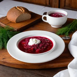 Рецепт Борщ с копченой грудинкой и яблоком - Подача