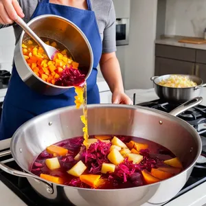 Рецепт Борщ с копченой скумбрией и сельдереем - Варка бульона