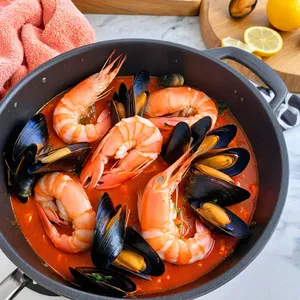 Рецепт Буйабес с шафраном и морепродуктами - Добавление морепродуктов