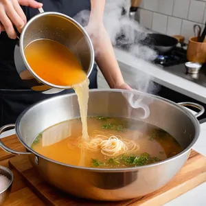 Рецепт Бульон для фо с чесноком и перцем - Процеживание и добавление соли