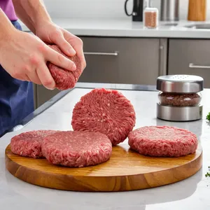 Рецепт Бургер с говядиной, грибами и сыром гауда - Формирование котлет