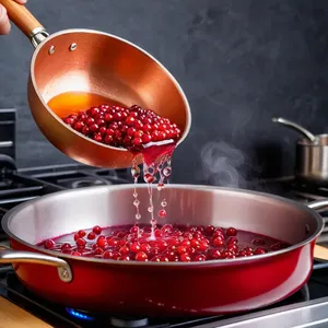 Рецепт Буженина с мёдом и можжевельником в брусничном соусе - Приготовление брусничного соуса