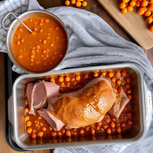 Рецепт Буженина с облепиховым соусом и кардамоном - Запекание буженины