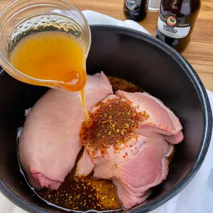 Рецепт Буженина в пивном маринаде с хмелевыми специями - Подготовка мяса и маринада