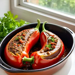 Рецепт Фаршированные баклажаны с говядиной и соусом из хрена - Наполнение баклажанов
