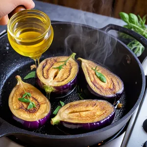 Рецепт Фаршированные баклажаны с грецкими орехами и гранатом - Обжарка баклажанов