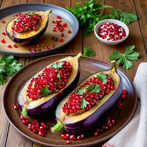 Рецепт Фаршированные баклажаны с кускусом и гранатовой заправкой - Подача