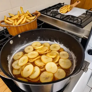 Рецепт Фиш-энд-чипс с корочкой из кукурузных хлопьев и медовой горчицей - Приготовление картофельных чипсов