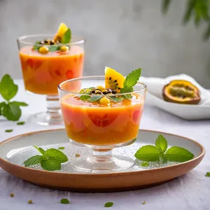 Рецепт Гаспачо с маракуйей и лемонграссом - Подача и украшение