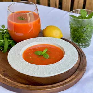 Рецепт Гаспачо с огурцом и мятой - Охлаждение и подача