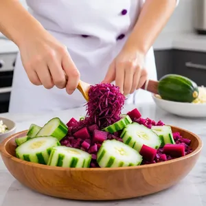 Рецепт Гаспачо с свёклой и козьим сыром - Приготовление овощной основы