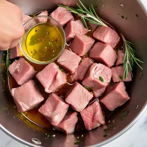 Рецепт Горячие канапе с ягненком и розмарином - Маринование ягненка