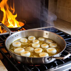 Рецепт Грибной крем-суп с трюфельным маслом - Обжарка лука и чеснока