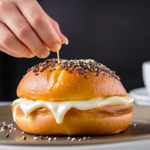 Рецепт Яичные бризы с трюфельным кремом и хрустящими каперсами - Намазывание трюфельного крема