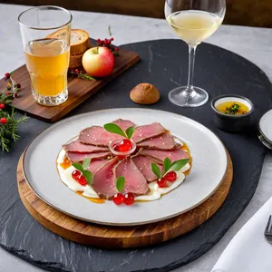 Рецепт Карпаччо из говяжьего языка с хреном и яблочным желе - Подача