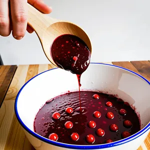 Рецепт Карпаччо из оленины с брусничным соусом и розмарином - Приготовление брусничного соуса