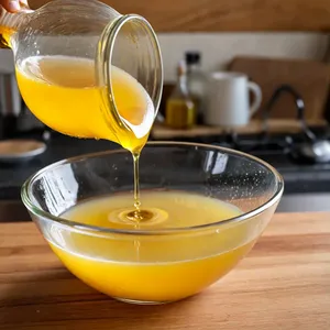 Рецепт Карпаччо из утиной грудки с мёдом и кедровыми орешками - Приготовление медовой заправки