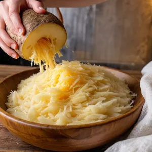 Рецепт Картофельные драники с крабовым мясом и соусом айоли - Подготовка картофеля
