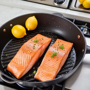 Рецепт Картофельные драники с лососем и укропным соусом - Приготовление лосося