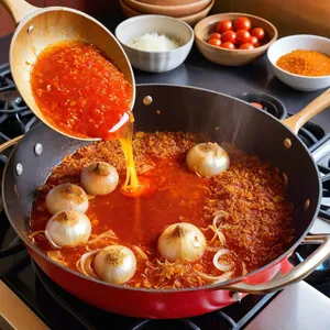 Рецепт Харчо с уткой и грушевым соусом - Обжарка лука и чеснока