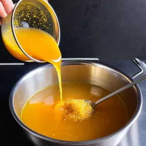 Рецепт Холодец из свиных ребрышек с медом и горчицей - Приготовление заливки