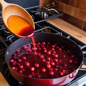 Рецепт Копчёная утиная грудка с клюквенным соусом - Приготовление клюквенного соуса