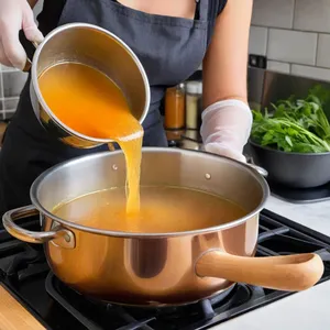 Рецепт Костный бульон с розмарином и тимьяном - Процеживание бульона