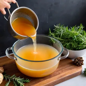 Рецепт Костный бульон с шалфеем и можжевельником - Процеживание и подача