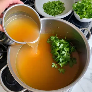 Рецепт Костный бульон с тмином и кориандром - Процеживание и подача
