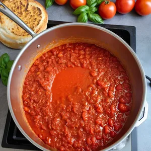 Рецепт Котлеты из сардины с майораном и томатным соусом - Приготовление томатного соуса