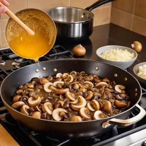 Рецепт Котлеты с грибами и сливочным соусом - Приготовление грибной начинки