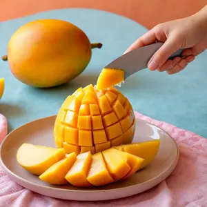 Рецепт Коул-слоу с манго и чили-лаймовой заправкой - Нарезка манго