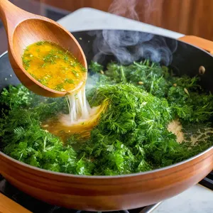 Рецепт Кулеш с кабачками и сладким перцем - Добавление чеснока и зелени