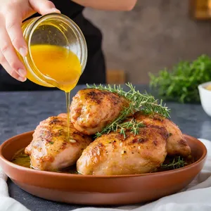 Рецепт Куриные отбивные с яблоками и тимьяном - Маринование курицы