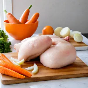 Рецепт Куриный бульон с лапшой и зеленью - Подготовка курицы и овощей