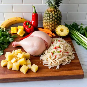 Рецепт Куриный суп-лапша с ананасом и чили - Подготовка ингредиентов