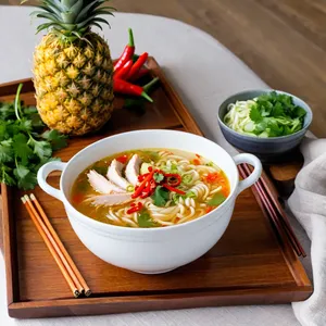 Рецепт Куриный суп-лапша с ананасом и чили - Подача
