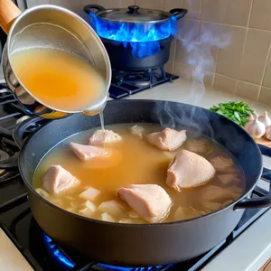 Рецепт Куриный суп-лапша с имбирем и зеленым луком - Приготовление бульона