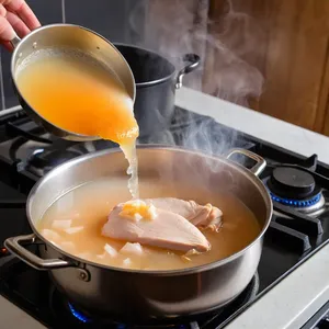 Рецепт Куриный суп-лапша с пекинской капустой и кунжутом - Приготовление бульона
