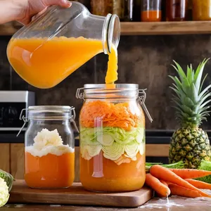 Рецепт Квашеная капуста с ананасом и перцем чили - Укладка в банку
