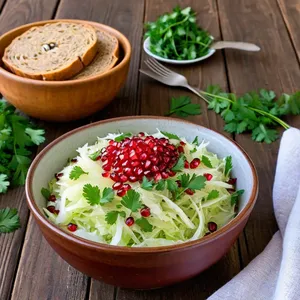 Рецепт Квашеная капуста с гранатом и кинзой - Подача
