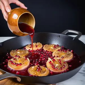 Рецепт Луковый суп с гранатовой карамелью и кедровыми орешками - Приготовление гранатовой карамели