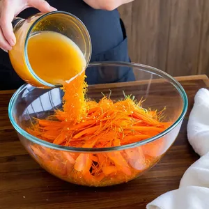 Рецепт Маринованная морковь с имбирем и медом - Смешивание ингредиентов