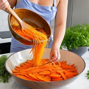 Рецепт Маринованная морковь с медом и горчицей - Смешивание ингредиентов