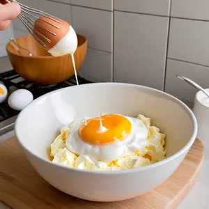 Рецепт Мясная запеканка с баклажанами и бри - Подготовка заливки