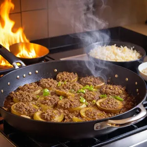 Рецепт Мясная запеканка с баклажанами и рикоттой - Обжарка овощей и фарша