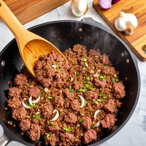 Рецепт Мясная запеканка с помидорами и моцареллой - Приготовление мясной основы