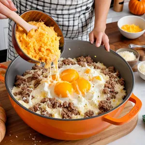 Рецепт Мясная запеканка с тыквой и пармезаном - Смешивание ингредиентов